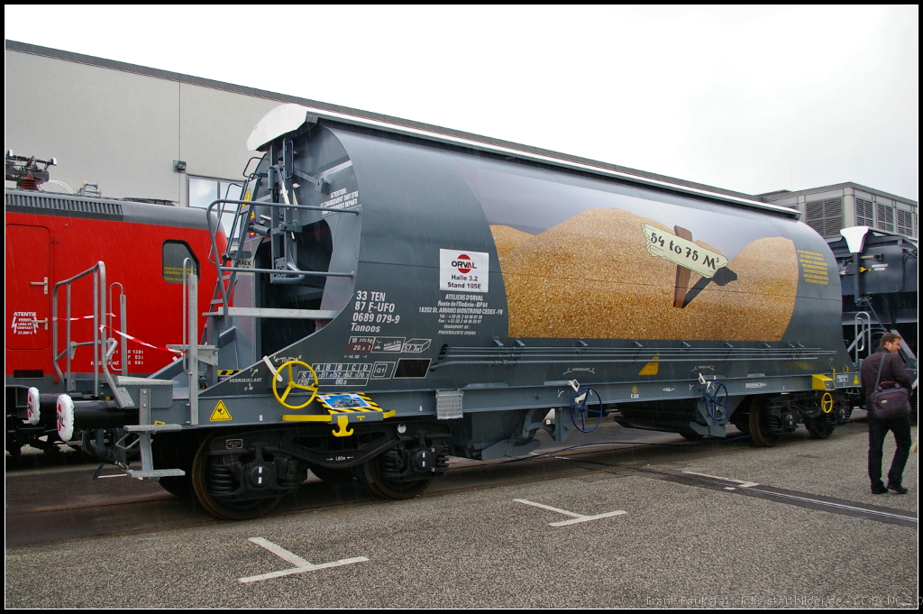 F-UFO 33 87 0689 079-9 Tanoos fr den Getreidetransport stand auf dem Aussengelnder der InnoTrans 2014 in Berlin