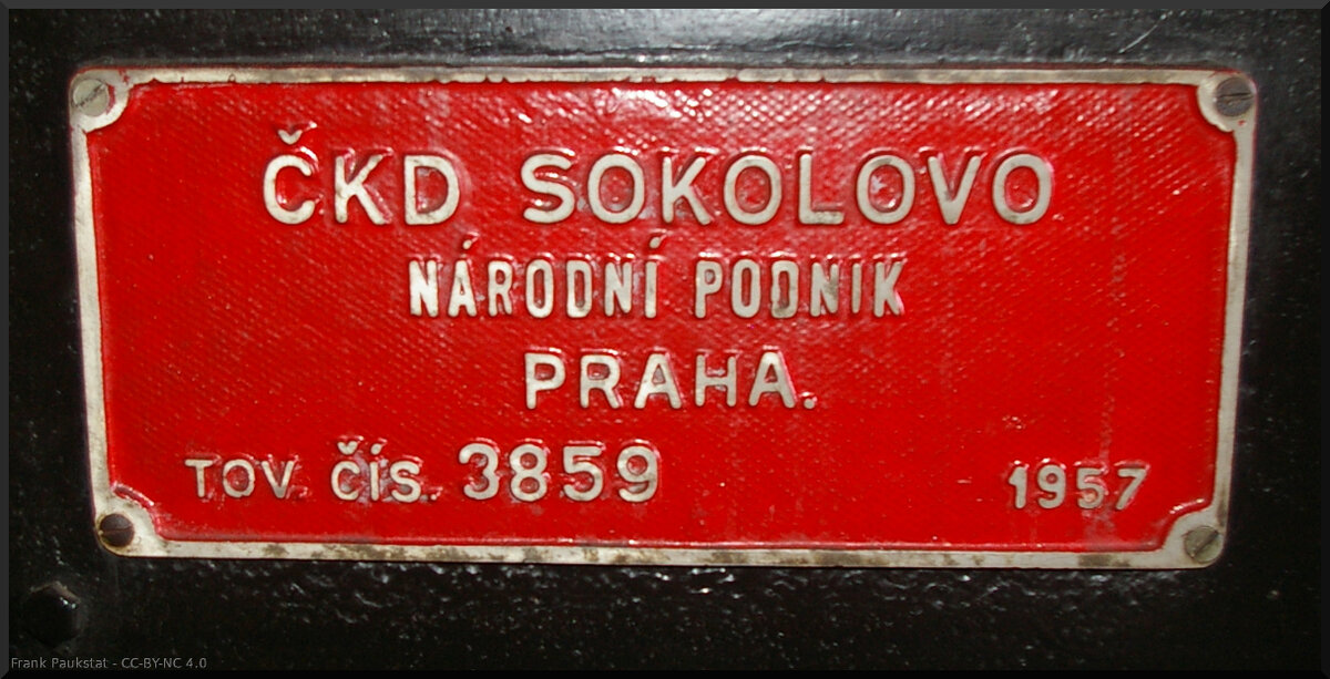 Fabrikschild der Kleinlokomotive vom Typ BN60, die bestens gepflegt im Eisenbahnmuseum Jaroměř steht.

Jaroměř, 21.05.2022
