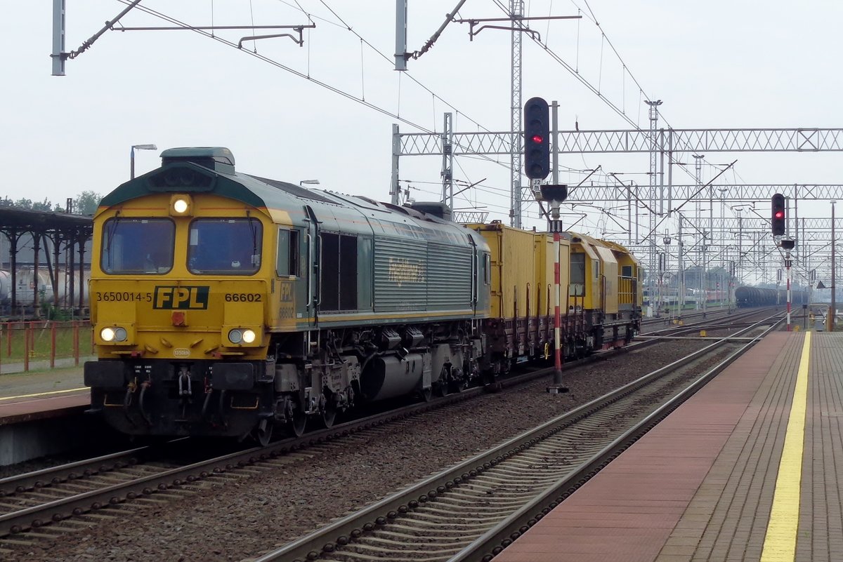 Freightliner PL 66602 durchfahrt am 3 Mai 2018 Rzepin. 