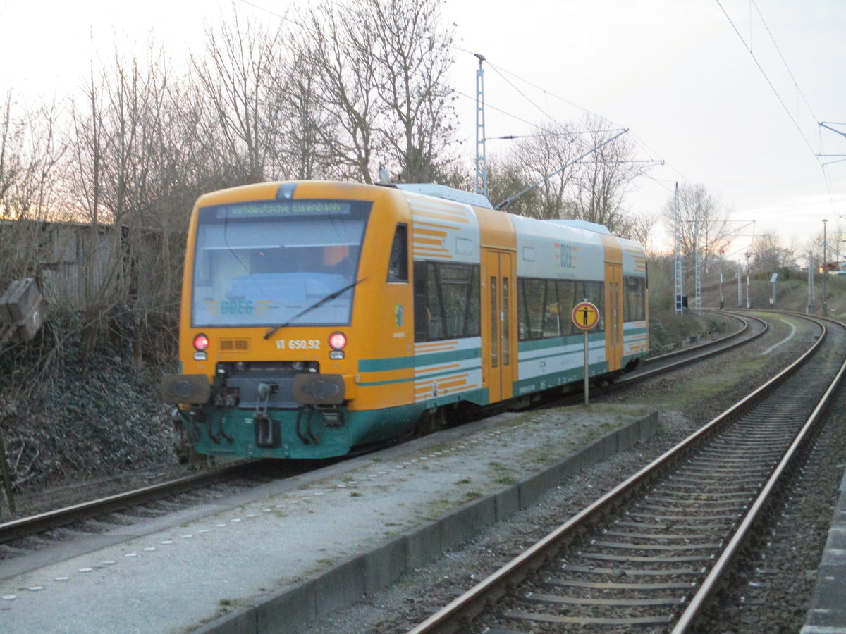 F�r den Verkehr zwischen Sassnitz und Lietzow reichte,am 19.M�rz 2020,der ODEG VT650.92 der hier Lancken verlie�.