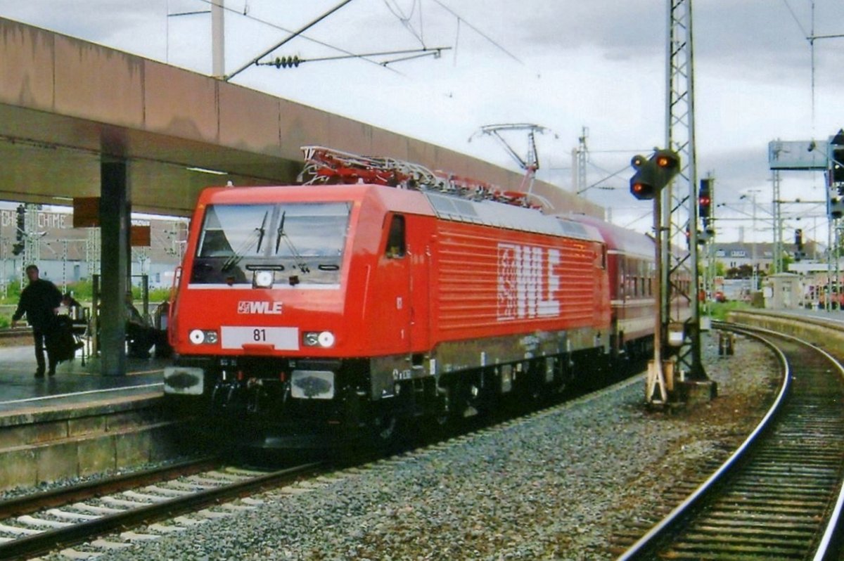 Füssballsonderzug mit WLE-81 treft am 27 September 2010 in Düsseldorf Hbf ein. 