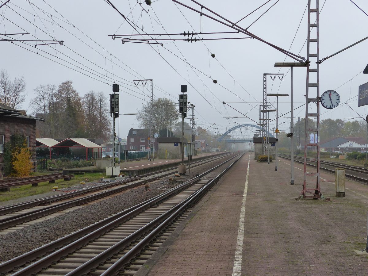 Gleis 3 und 4 station Salzbergen 21-11-2019.

Spoor 3 en 4 station Salzbergen 21-11-2019.