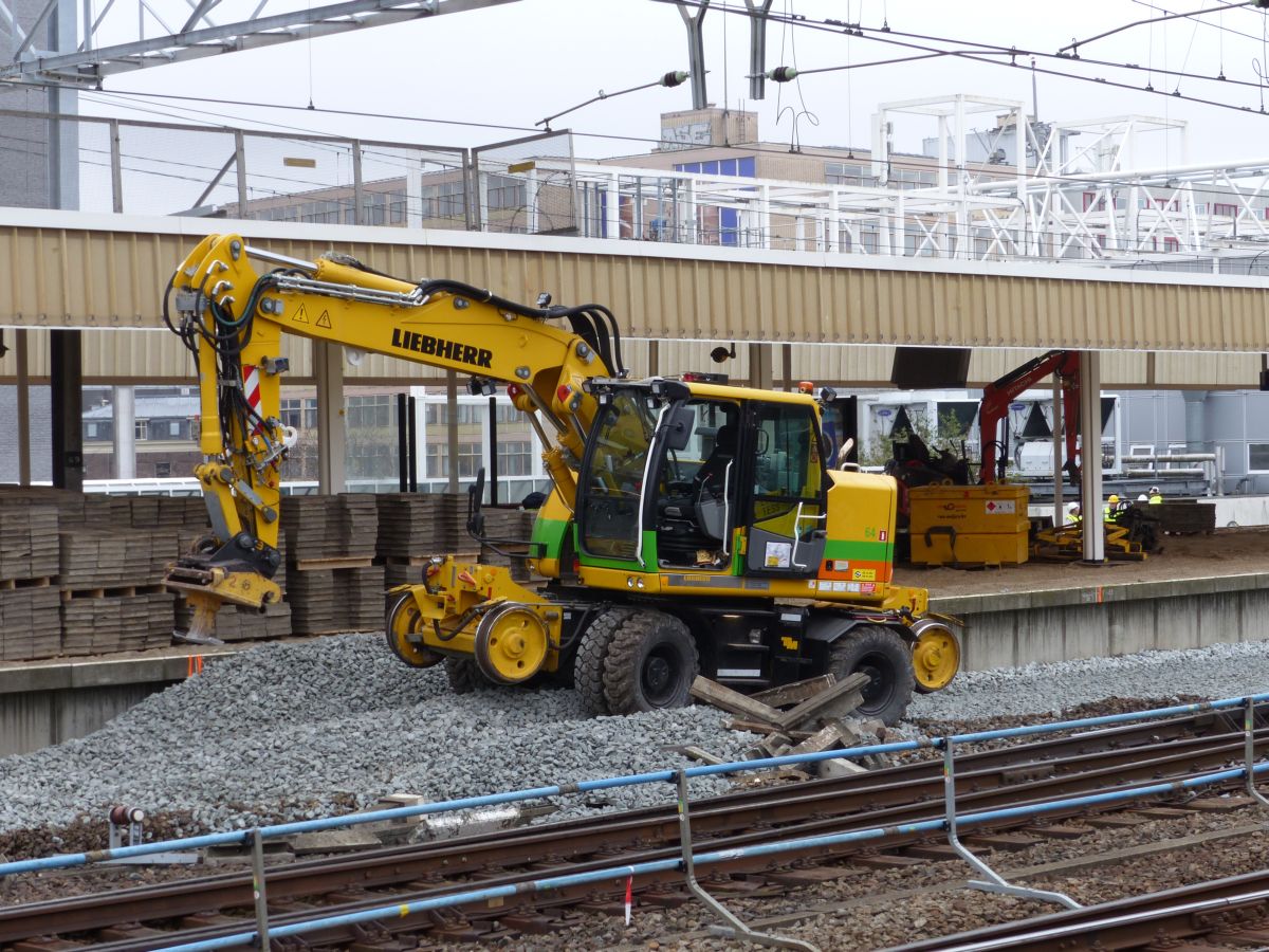 Gleis 5 und 6 whrend der Renovierungsarbeiten am Leiden Centraal 28-03-2019.

Sporen 5 en 6 tijdens werkzaamheden Leiden Centraal 28-03-2019.
