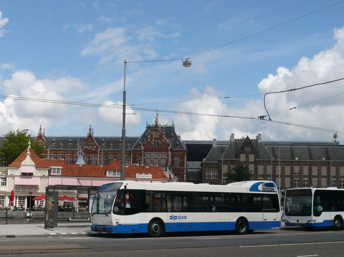 GVBA Bus 253 DAF Jonckheer Berkhof Premier SB250 Baujahr 2002. Prins Hendrikkade, Amsterdam 30-07-2014.