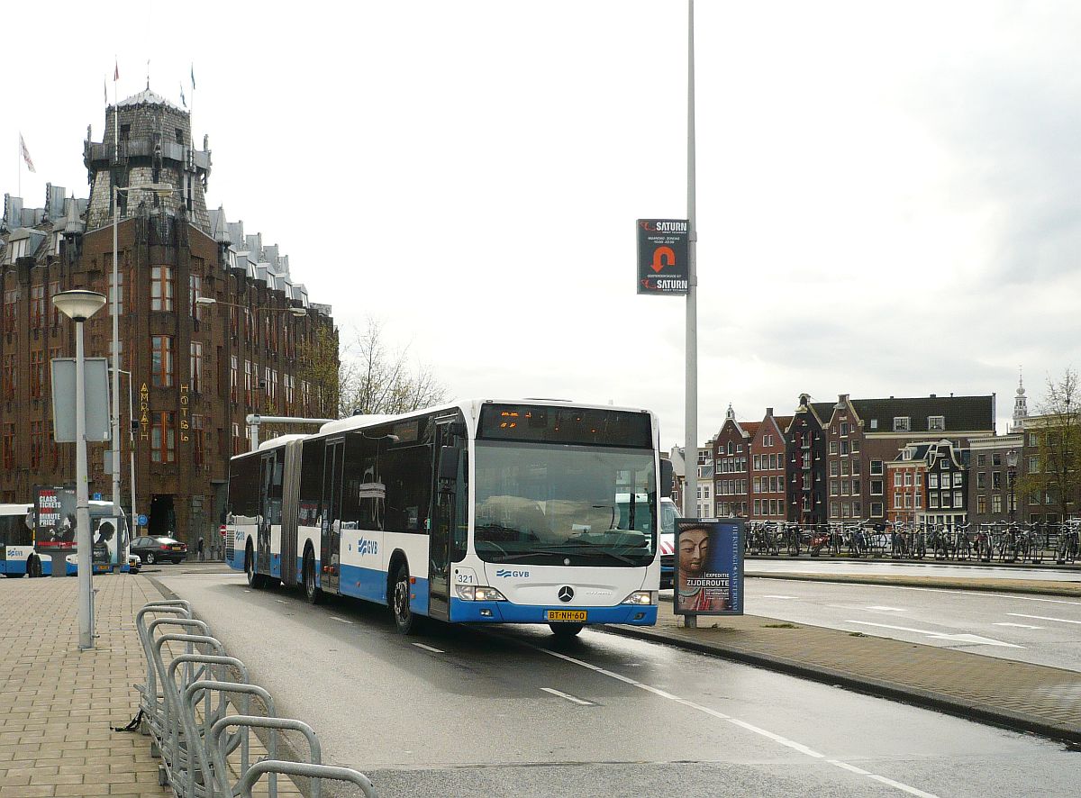 GVBA Bus 321 Mercedes-Benz O 530 G Citaro LE Baujahr 2007. Prins Hendrikkade, Amsterdam 26-03-2014.

GVBA bus 321 Mercedes-Benz O 530 G Citaro LE bouwjaar 2007. Prins Hendrikkade, Amsterdam 26-03-2014.