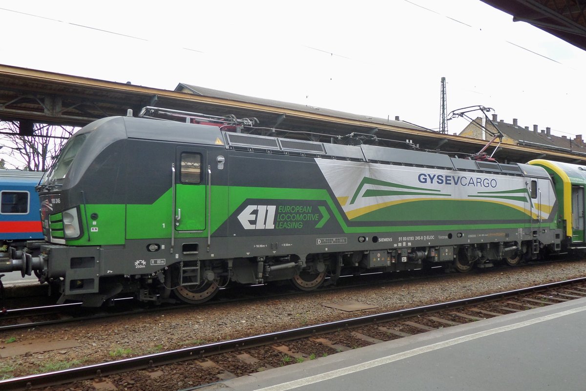 GySEV 193 245 steht am 6 Mai 2016 in BUdapest Keleti.