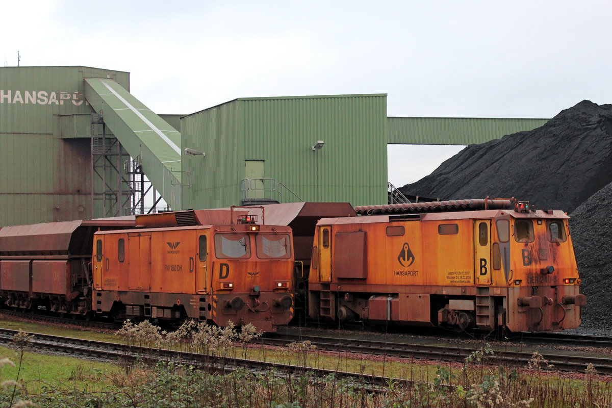 Hamburg - Hansaport: Windhoff-Typ RW 180 DH und Vollert-Typ DER 240 bei ihrer Arbeit am 06.01.2018 in Hamburg - Altenwerder.