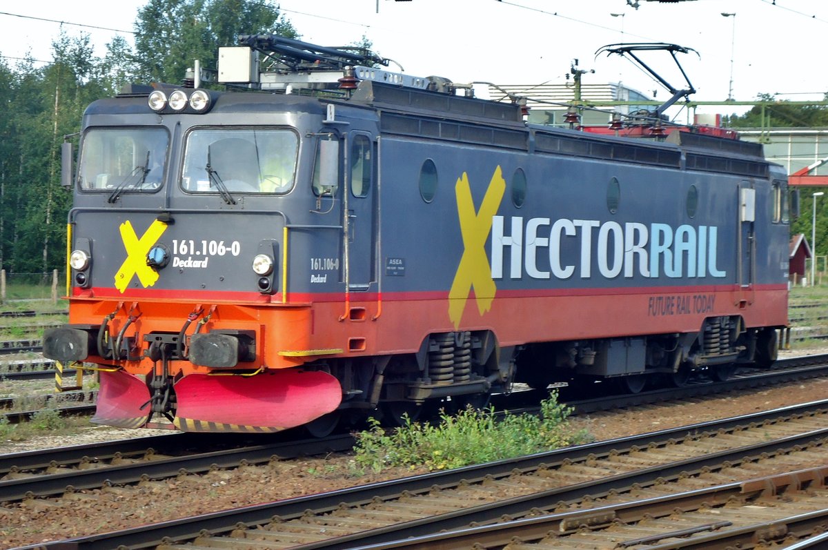 Hector Rail 161 106 ´DECKART´pausiert am 10 September 2015 in Hallsberg. Die ´Blade Runner´Replicant´ Robote jagt er jedoch nicht in Schweden.