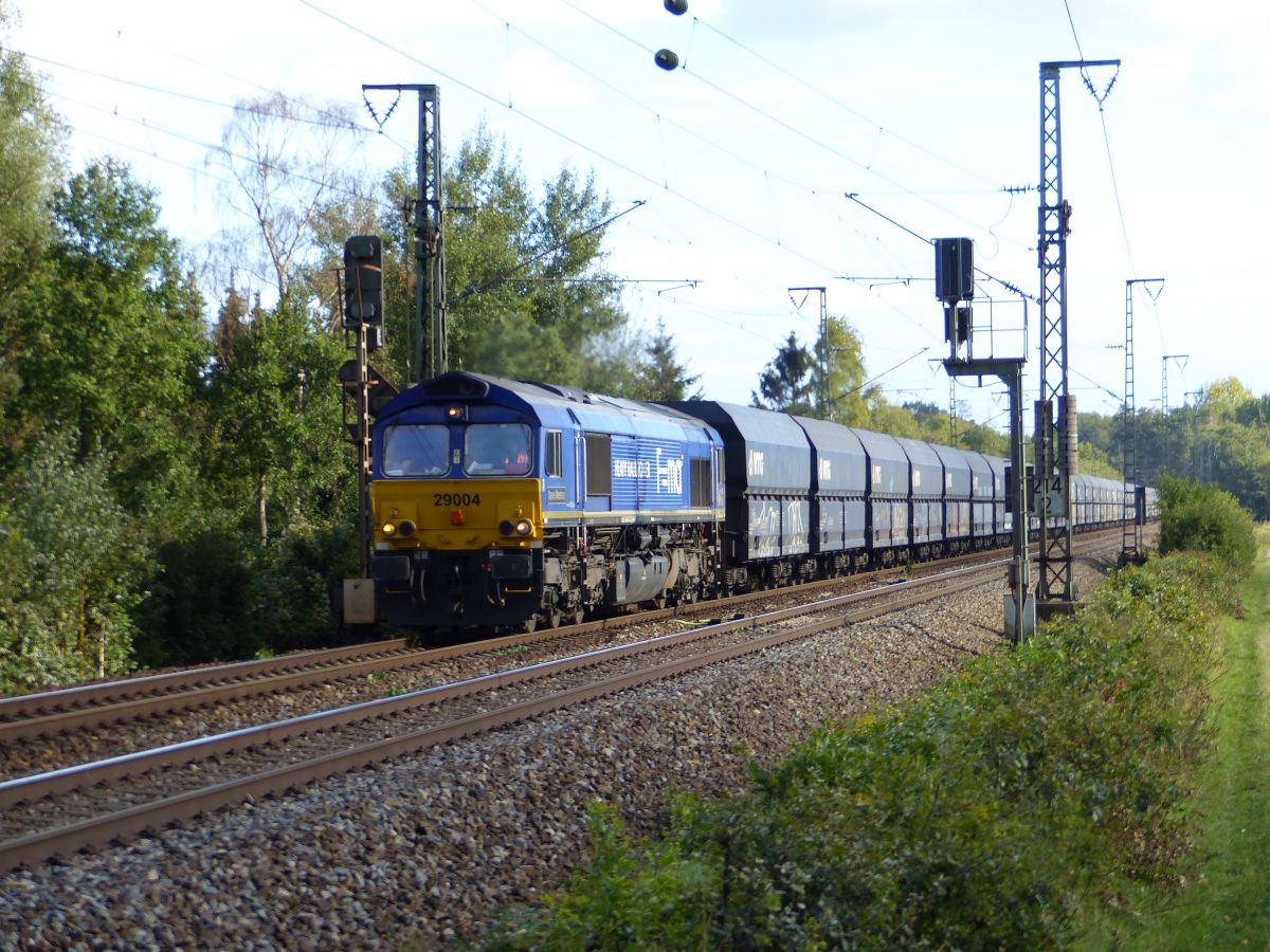 HHPI (Heavy Haul Power International GmbH Erfurt) F=MA Class 66 Diesellok 29004 ( 92 80 1266 027-2 D-HHPI  ) mit dem Namen  Dave Meehan  und Baujahr 2003. Devesstrae, Salzbergen 28-09-2018.

HHPI (Heavy Haul Power International GmbH Erfurt) F=MA Class 66 dieselloc 29004 ( 92 80 1266 027-2 D-HHPI  ) met de naam  Dave Meehan  en bouwjaar 2003. Devesstrae, Salzbergen 28-09-2018.