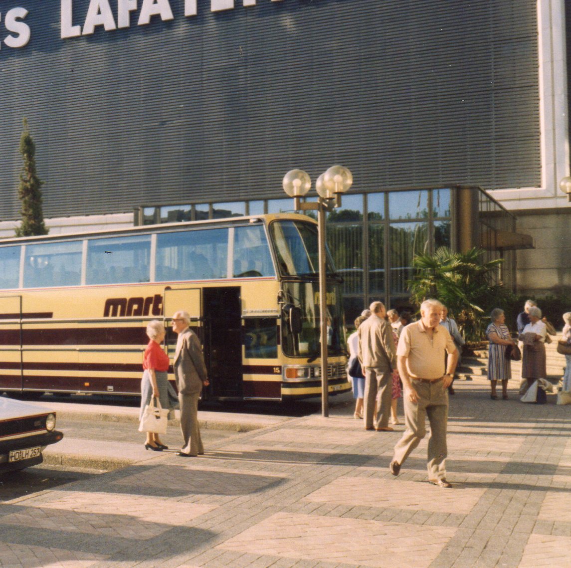 (HHT 1000A) - Aus dem Archiv: Marti, Kallnach - Nr. 15/BE 102'215 - Setra im September 1985