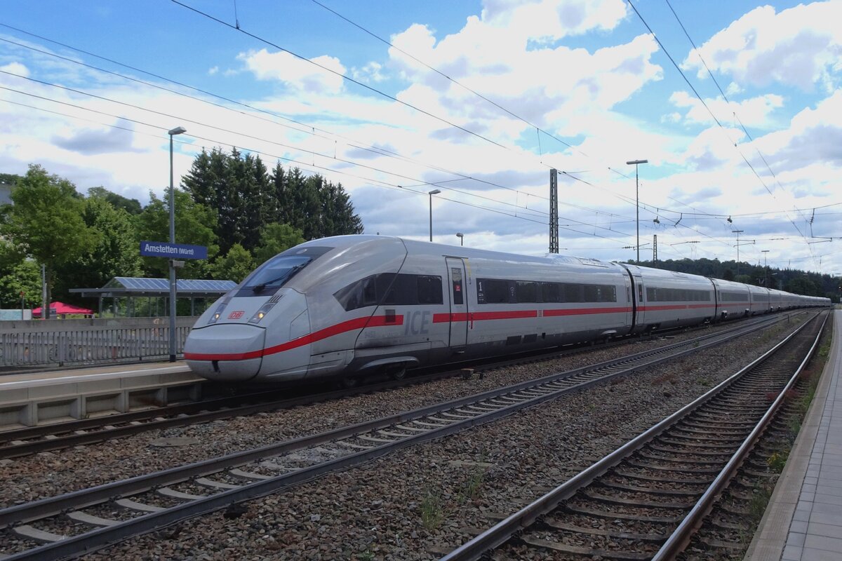 ICE 412 053 durchfahrt am 10 Juli 2022 Amstetten (Württemberg). 