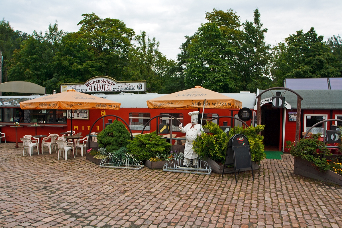 Ich denke das Bild braucht keine Beschreibung......

Das Zughotel Wolkenstein (Erzgebirge) am 26.08.2013