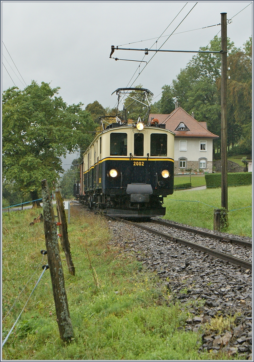  Il y a 50 ans... Le Blonay-Chamby  (50 Jahre Blonay Chamby Museumsbahn) - dazu gab es eine passende Fahrzeugparade mit Rollmaterial der Region: Besonders gefllig wirkt der MOB DZe 6/6 2002.
Bei Chaulin, den 17. Sept. 2016