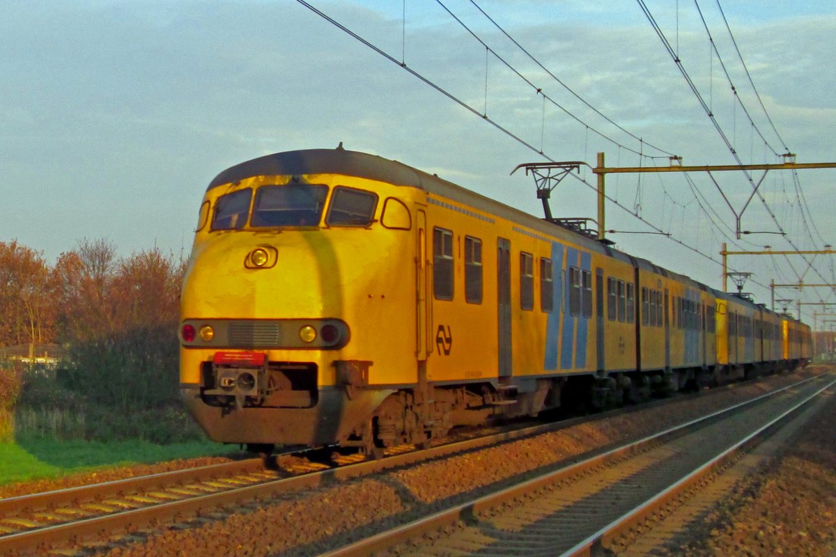 In eine deren letzten Einsätze passiert NS 442 der Fotograf bei Alverna.