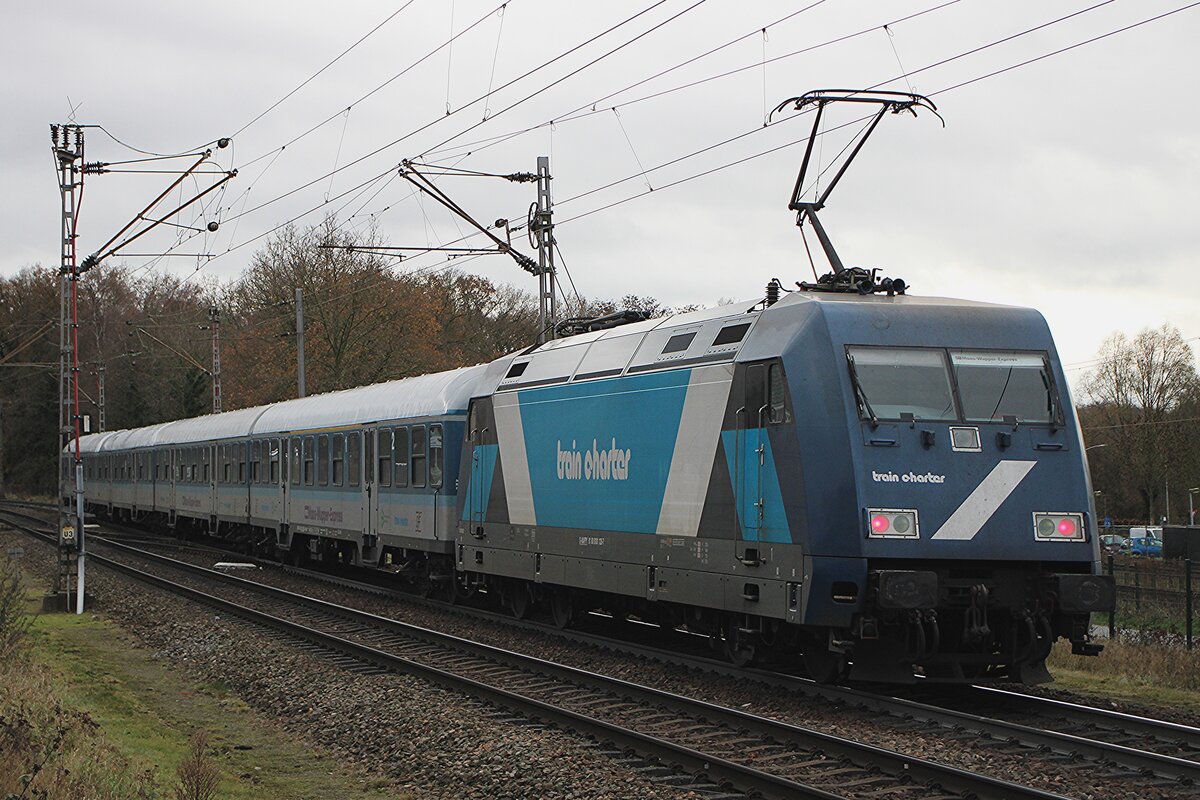 In die letzte Woche von TCS-Einsatze Venlo<=>Hagen schiebt TCS 103002 ein RB aus Venlo aus nach Kaldenkirchen. Ab 14 Dezember plant Eyrobahn alle stündliche RB wieder selbst zu fahren. Ob es gelangt? 
