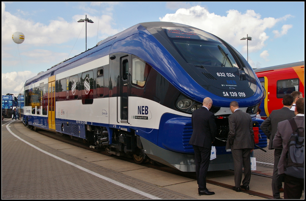 InnoTrans 2016 in Berlin: Nach vielen Testfahrten wird der Triebzug Pesa Link II offiziell vorgestellt. Er wird zuk�nftig auf der Strecke Berlin-Lichtenberg nach Kostrzyn in Polen eingesetzt. Daher auch die Zulassungsfahrten in Polen und Deutschland. Eingereiht ist der Triebzug als Baureihe 0 632 und SA 139.