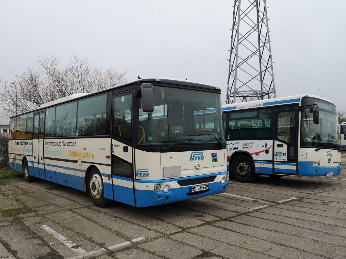 Irisbus Axer und Mercedes Conecto der MVVG in Neubrandenburg.