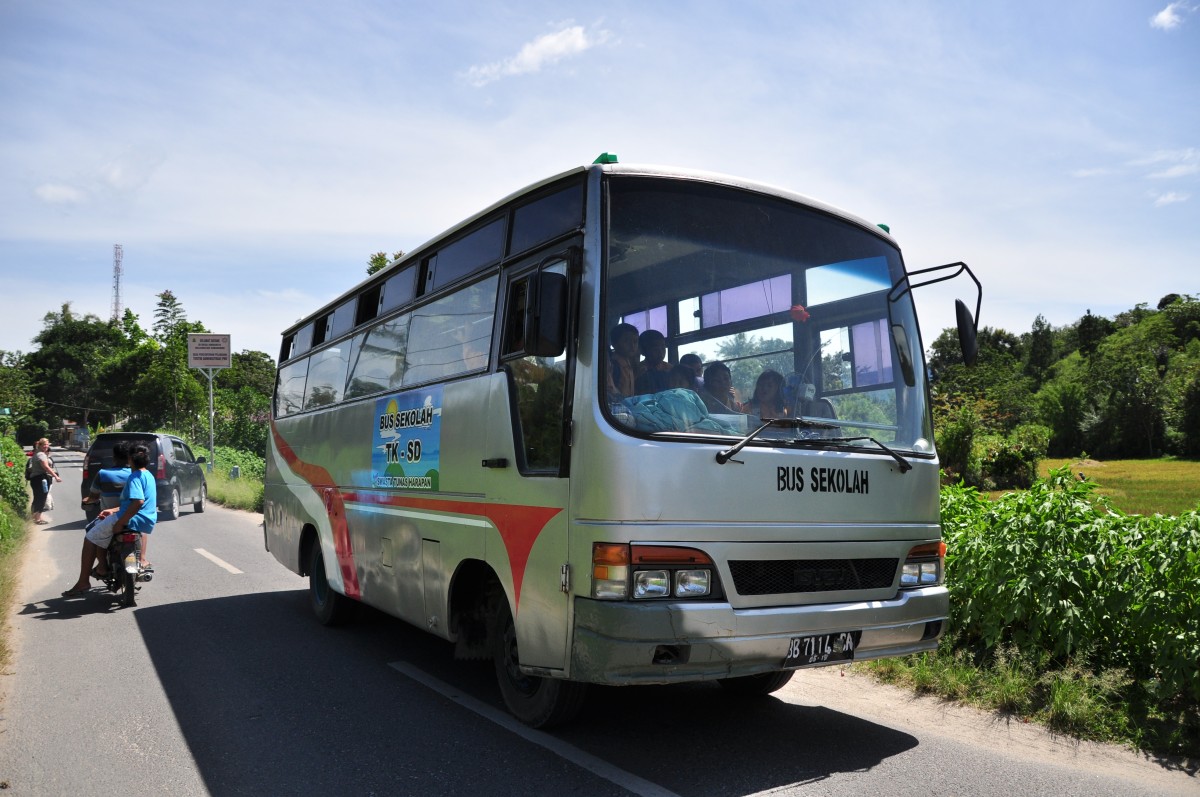 ISUZU Linienbus,Nordsumatra,Juni 2014.