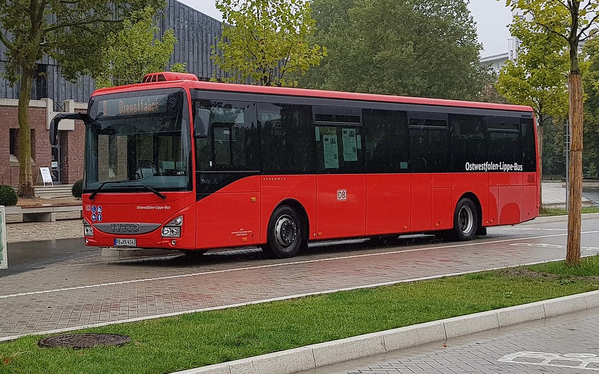 Iveco Crossway von DB Ostwestfalen-Lippe-Bus steht im September 2019 in Paderborn