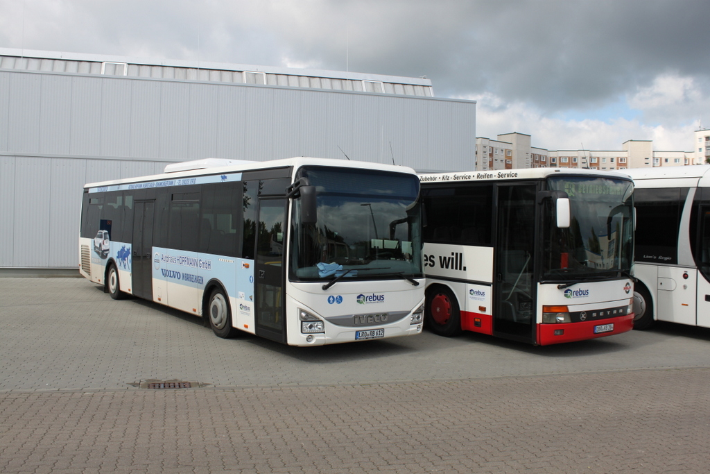 IVECO Crossway und Setra 315 H waren abgestellt in Hhe Rostock Hauptbahnhof/Sd.18.06.2016