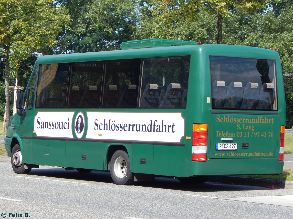 Iveco von Schlösserrundfahrten Tour  Alter Fritz  aus Deutschland in Potsdam.