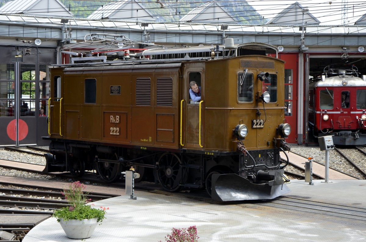 Jubilum 125 Jahre RhB am 10.05.2014 im Depot Landquart. Die Ge 2/4 wurden in den Jahren 1912/13 in Betrieb gesetzt. 7 Exemplare wurden von den Lieferfirmen BBC und MFO beschafft. Hg.: 45km/h, LP: 8,7m, Leistung: 228kW/300PS.