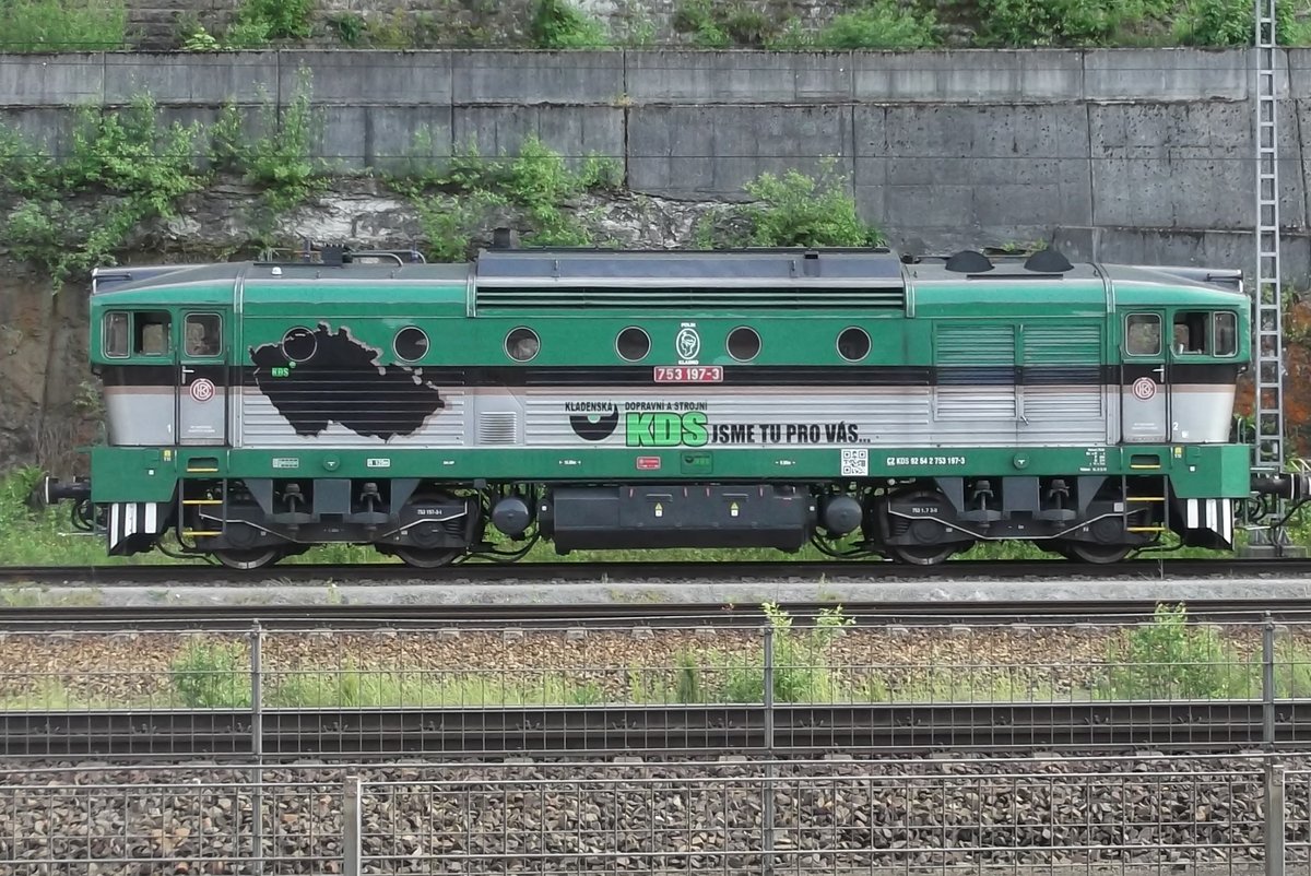 KDS 753 197 steht -einschliesslich eine QR-Kode (rechts am Ramen)- in Bad Schandau am 23 Mai 2015.