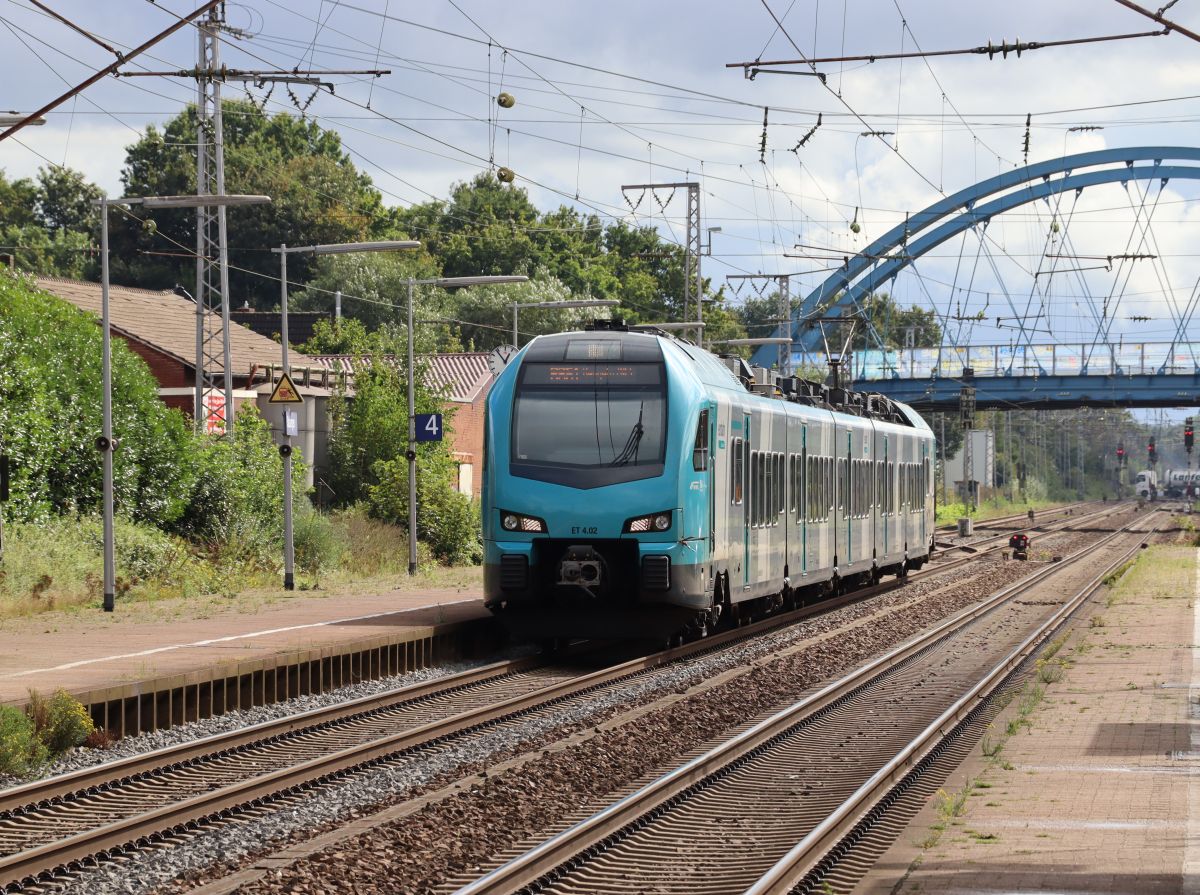 Keolis Eurobahn Stadler FLIRT 3 Triebzug ET 4 02 Gleis 4 Bahnhof Salzbergen 16-09-2021.

Keolis Eurobahn Stadler FLIRT 3 treinstel ET 4 02 spoor 4 station Salzbergen 16-09-2021.