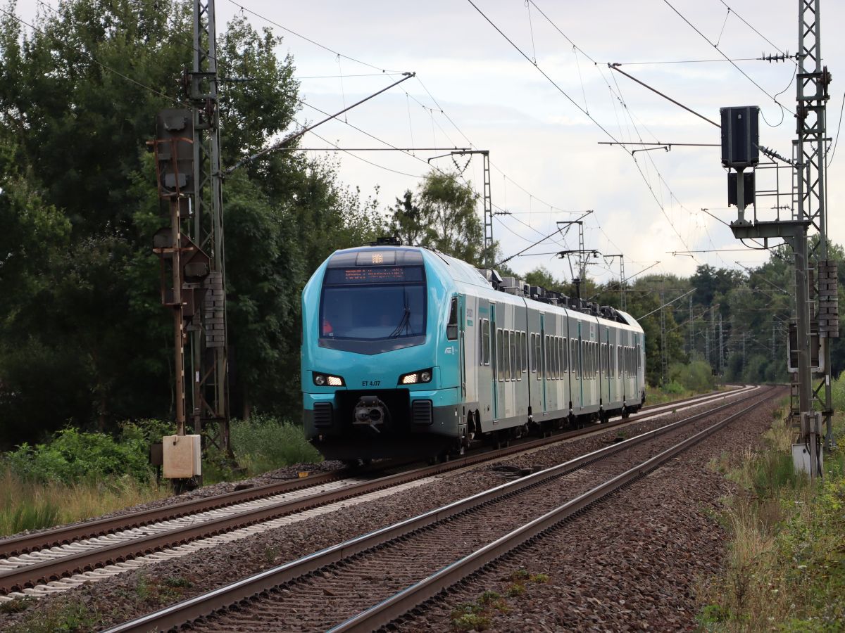 Keolis Eurobahn Stadler FLIRT 3 Triebzug ET 4 07 Devesstrae, Salzbergen 16-09-2021.

Keolis Eurobahn Stadler FLIRT 3 treinstel ET 4 07 Devesstrae, Salzbergen 16-09-2021.