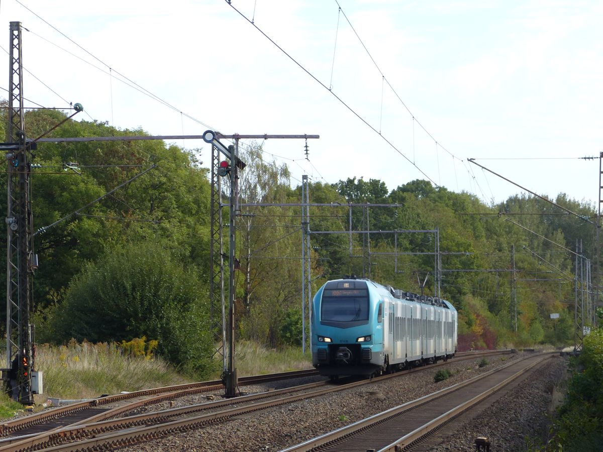 Keolis Eurobahn Triebzug ET 4.05 Tecklenburger Strae, Velpe, Westerkappeln 28-09-2018.

Keolis Eurobahn treinstel ET 4.05 Tecklenburger Strae, Velpe, Westerkappeln 28-09-2018.