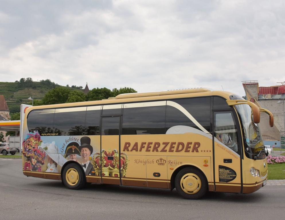 King Long von Raferzeder Reisen aus AT 2018 in Krems gesehen.