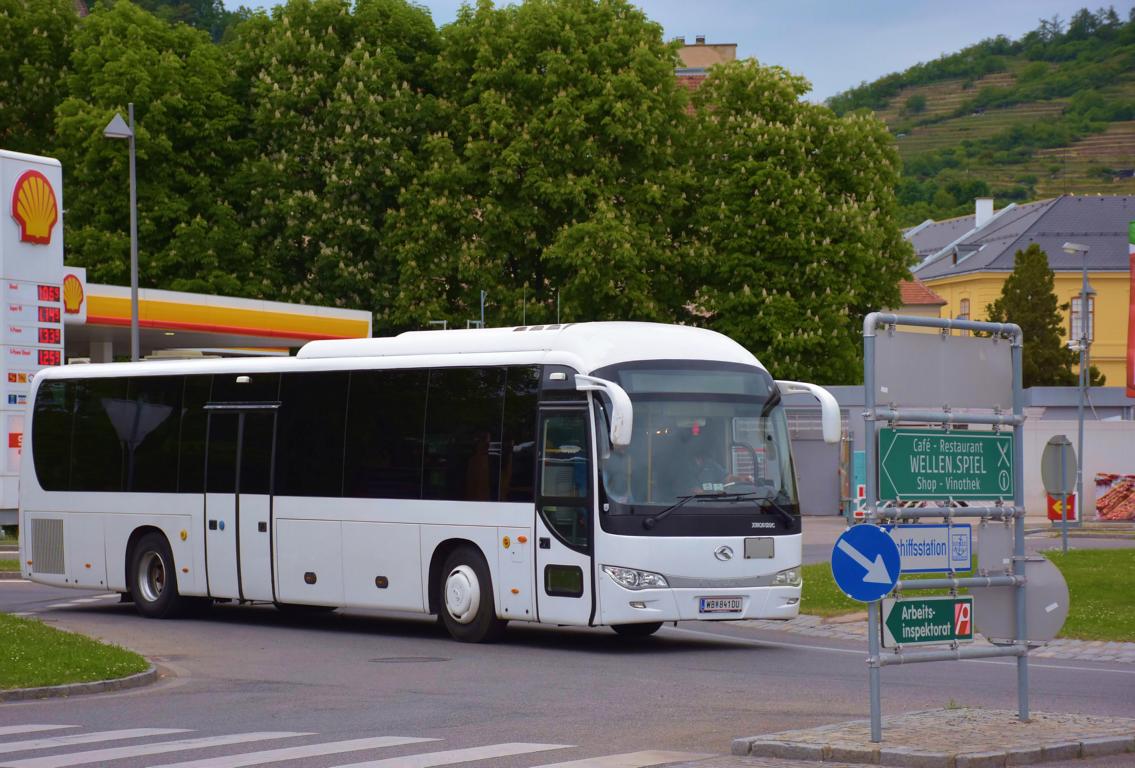 King Long Reisebus aus Niedersterreich in Krems.