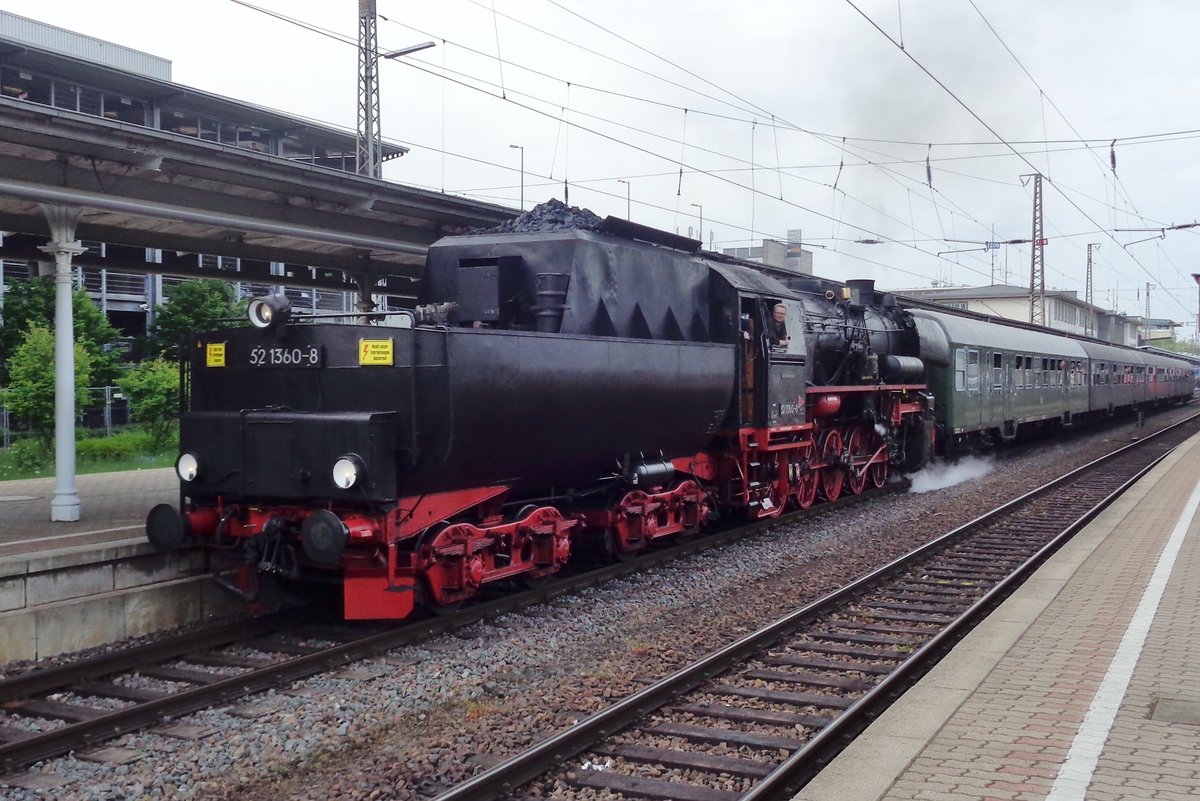 Kriegslok 52 1360 verlässt am 29 April 2018 mit ein Sonderzug Trier. 