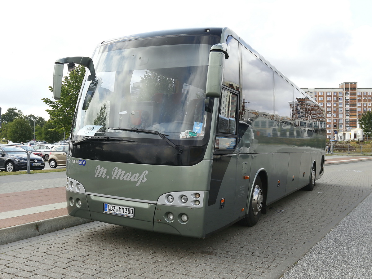 lick am 31. August 2018 auf den Bus der Firma M. Maaß GbR aus Plauen in Rostock am Hauptbahnhof.