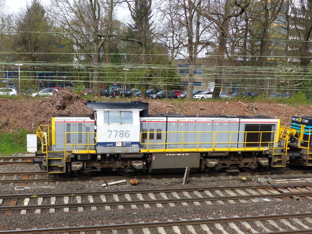 LINEAS Diesellok 7786 Abzweig Lotharstrasse. Forsthausweg, Duisburg, Deutschland 12-04-2018.

LINEAS dieselloc 7786 Abzweig Lotharstrasse. Forsthausweg, Duisburg, Duitsland 12-04-2018.