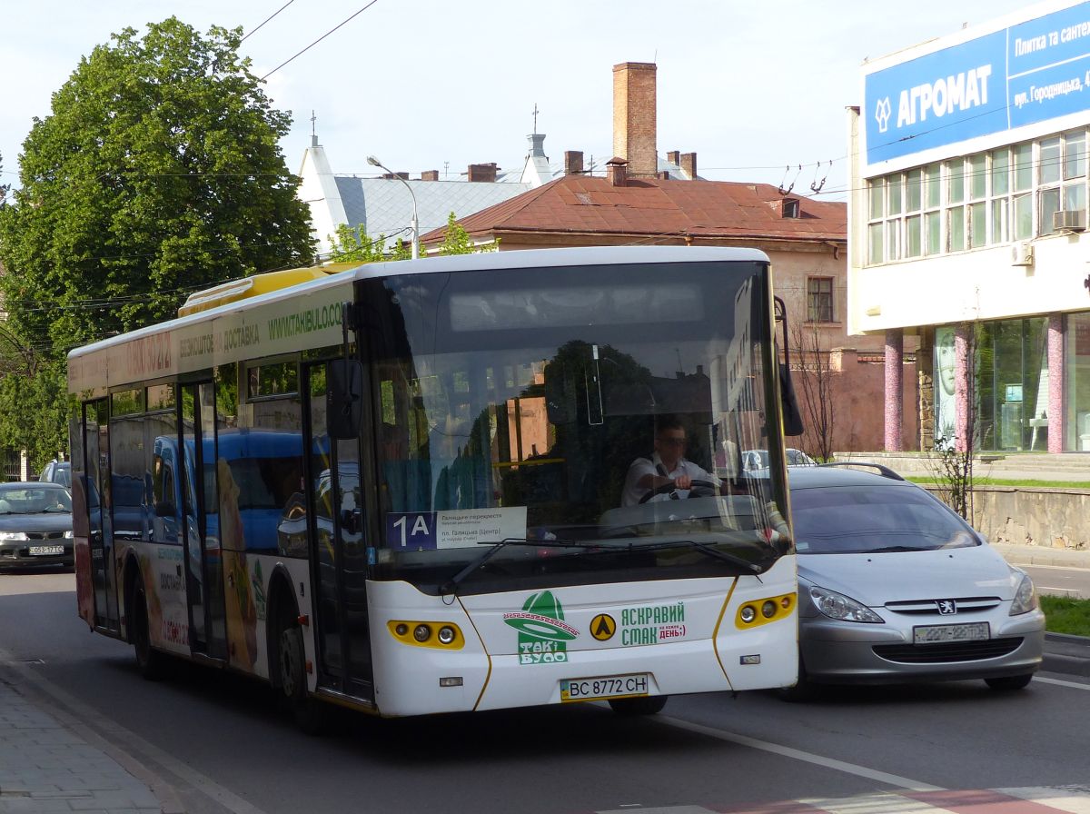 LKAP nr 1 (Львівське комунальне автотранспортне підприємство nr 1 ) LAZ A183D1 Bus Baujahr 2010. Prospekt Viacheslava Chornovola, Lviv, Ukraine 08-06-2017.

LKAP nr 1 (Львівське комунальне автотранспортне підприємство nr 1 ) LAZ A183D1 bus bouwjaar 2010. Prospekt Viacheslava Chornovola, Lviv, Oekrane 08-06-2017.