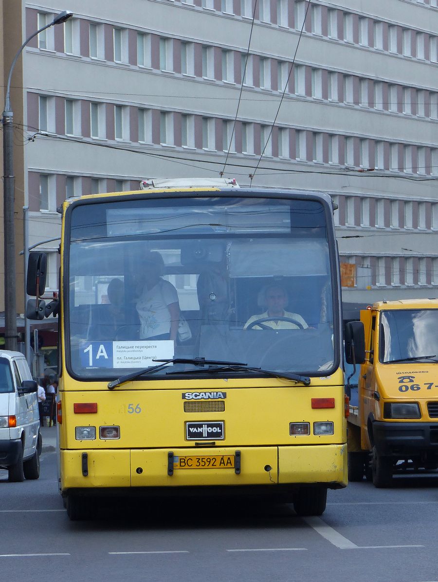 LKAP nr1 (Львівське комунальне автотранспортне підприємство nr 1) Scania Van Hool A600 Linea ex-TEC uit Wallonien (Belgien) Baujahr 1996. Prospekt Vyacheslava Comovola, Lemberg, Ukraine 24-05-2018.


LKAP nr1 (Львівське комунальне автотранспортне підприємство nr 1) Scania Van Hool A600 Linea ex-TEC uit Walloni (Belgi) bouwjaar 1996. Prospekt Vyacheslava Comovola, Lviv, Oekrane 24-05-2018.