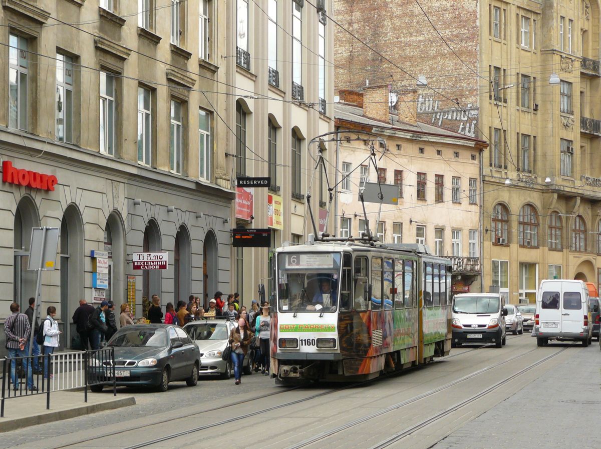 LKP (Львівське комунальне підприємство) LET (Lviv Elektro Trans) TW 1160 Tatra KT4D Baujahr 1983. ex-GVB Gera Fahrzeug 321. Horodotskastrasse Lviv, Ukraine 28-05-2015.