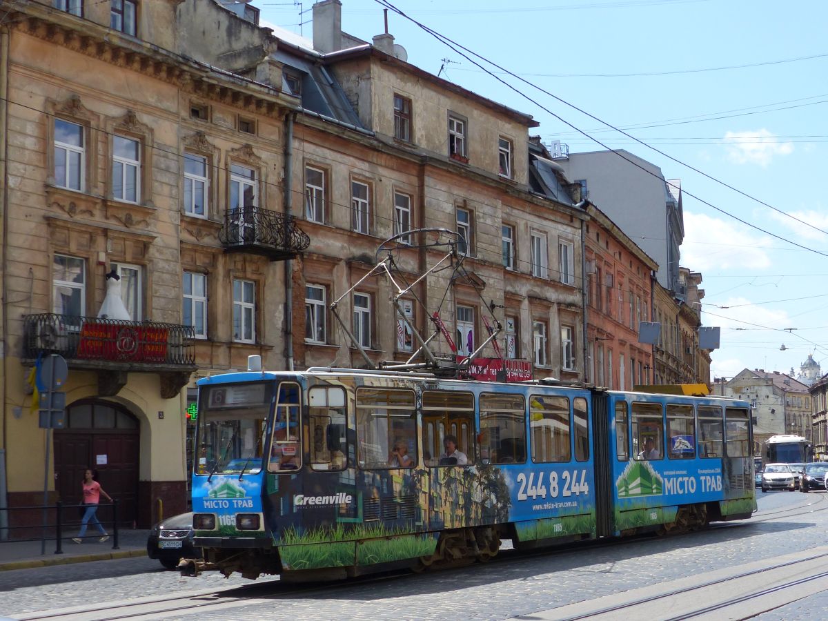 LKP (Львівське комунальне підприємство) LET (Lviv Elektro Trans) TW 1165 Tatra KT4D Baujahr 1987 ex-GVB Gera. Horodotska Strasse, Lviv, Ukraine 27-05-2018.


LKP (Львівське комунальне підприємство) LET (Lviv Elektro Trans) tram 1165 Tatra KT4D bouwjaar 1987 ex-GVB Gera. Horodotska straat, Lviv, Oekrane 27-05-2018.