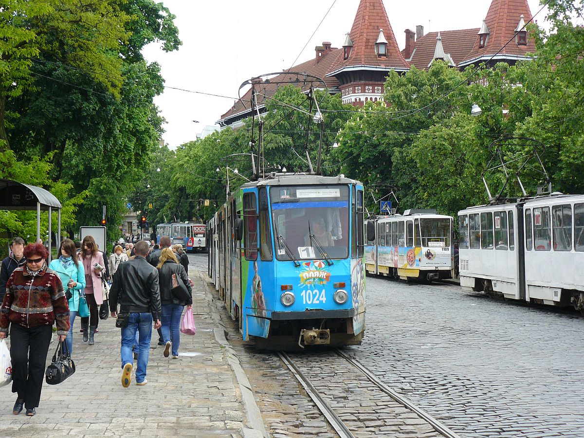 LKP (Львівське комунальне підприємство) Lviv Elektro Trans TW 1024 Stepana Banderystrasse, Lviv 16-05-2014.

LKP (Львівське комунальне підприємство) Lviv Elektro Trans tram 1024 Stepana Banderystraat, Lviv 16-05-2014.