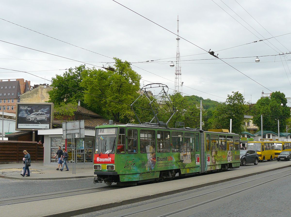 LKP (Львівське комунальне підприємство) Lviv ElektroTrans TW 1168 Torhovastrasse Lviv, Ukraine 11-05-2014.

LKP (Львівське комунальне підприємство) Lviv ElektroTrans tram 1168 Vul. Torhova Lviv, Oekrane 11-05-2014.