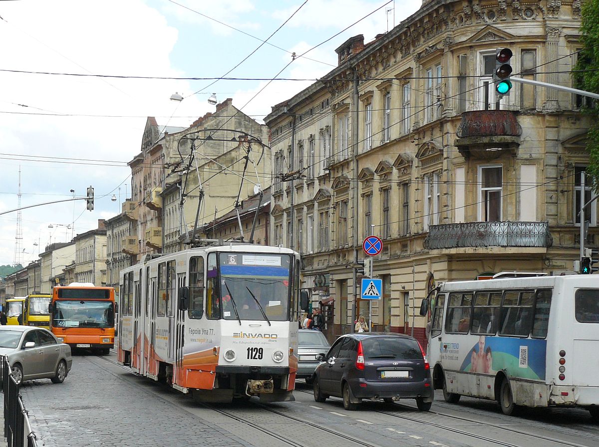 LKP (Львівське комунальне підприємство) Lviv ElektroTrans TW 1129 Horodotskastrasse Lviv, Ukraine 16-05-2014.

LKP (Львівське комунальне підприємство) Lviv ElektroTrans tram 1129 Vul. Horodotska Lviv, Oekrane 16-05-2014.