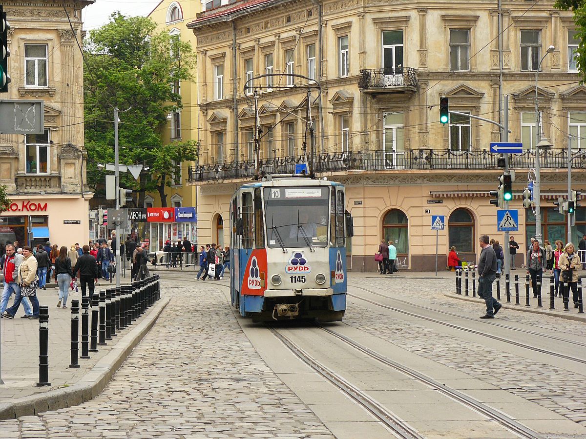 LKP (Львівське комунальне підприємство Lviv Elektro Trans TW 1145 Tatra KT4SU Baujahr 1988. Prospekt Svobody, Lviv, Ukraine 24-05-2015.

LKP (Львівське комунальне підприємство Lviv Elektro Trans tram 1145 Tatra KT4SU bouwjaar 1988. Prospekt Svobody, Lviv, Oekrane 24-05-2015.