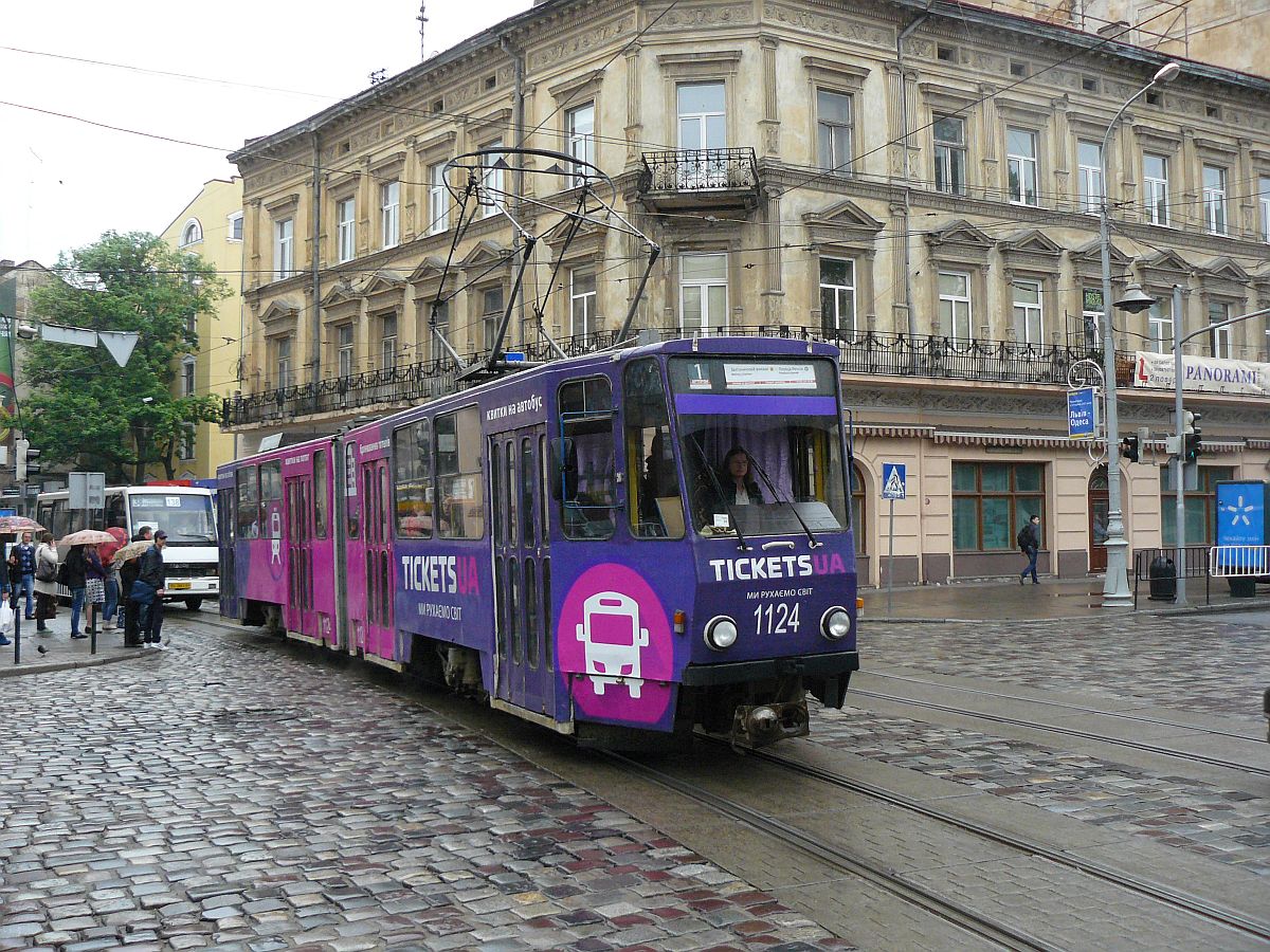 LKP (Львівське комунальне підприємство) Lviv Elektro Trans TW 1124 Tatra KT4SU Baujahr 1988. Prospekt Svobody, Lviv 27-05-2015.

LKP (Львівське комунальне підприємство) Lviv Elektro Trans tram 1124 Tatra KT4SU bouwjaar 1988. Prospekt Svobody, Lviv 27-05-2015.