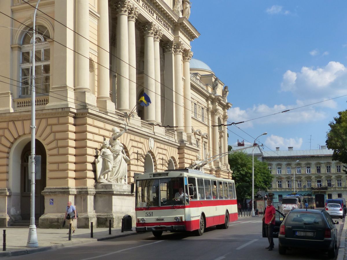 LKP (Львівське комунальне підприємство) Lviv Elektro Trans O-Bus 551 koda 14Tr11/6 Baujahr 1989. Universitetska Strasse, Lviv 04-09-2016.


LKP (Львівське комунальне підприємство) Lviv Elektro Trans trolleybus 551 koda 14Tr11/6 bouwjaar 1989. Universitetska straat, Lviv 04-09-2016.