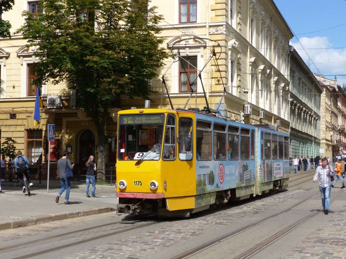 LKP LET TW 1175 Tatra KT4D Baujahr 1986 ex 509 EVAG, Erfurt, Deutschland. Prospekt Svobody, Lviv, Ukraine 20-05-2018.

LKP LET tram 1175 Tatra KT4D bouwjaar 1986 ex-tram nummer 509 van EVAG uit Erfurt in Duitsland. Prospekt Svobody, Lviv, Oekrane 20-05-2018.