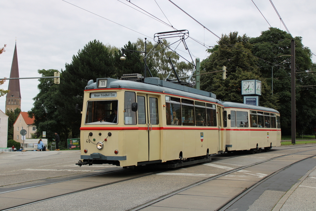 Lowa Wagen 46+156 am 19.09.2021 in der Rostocker Innenstadt in Höhe Neuer Markt.