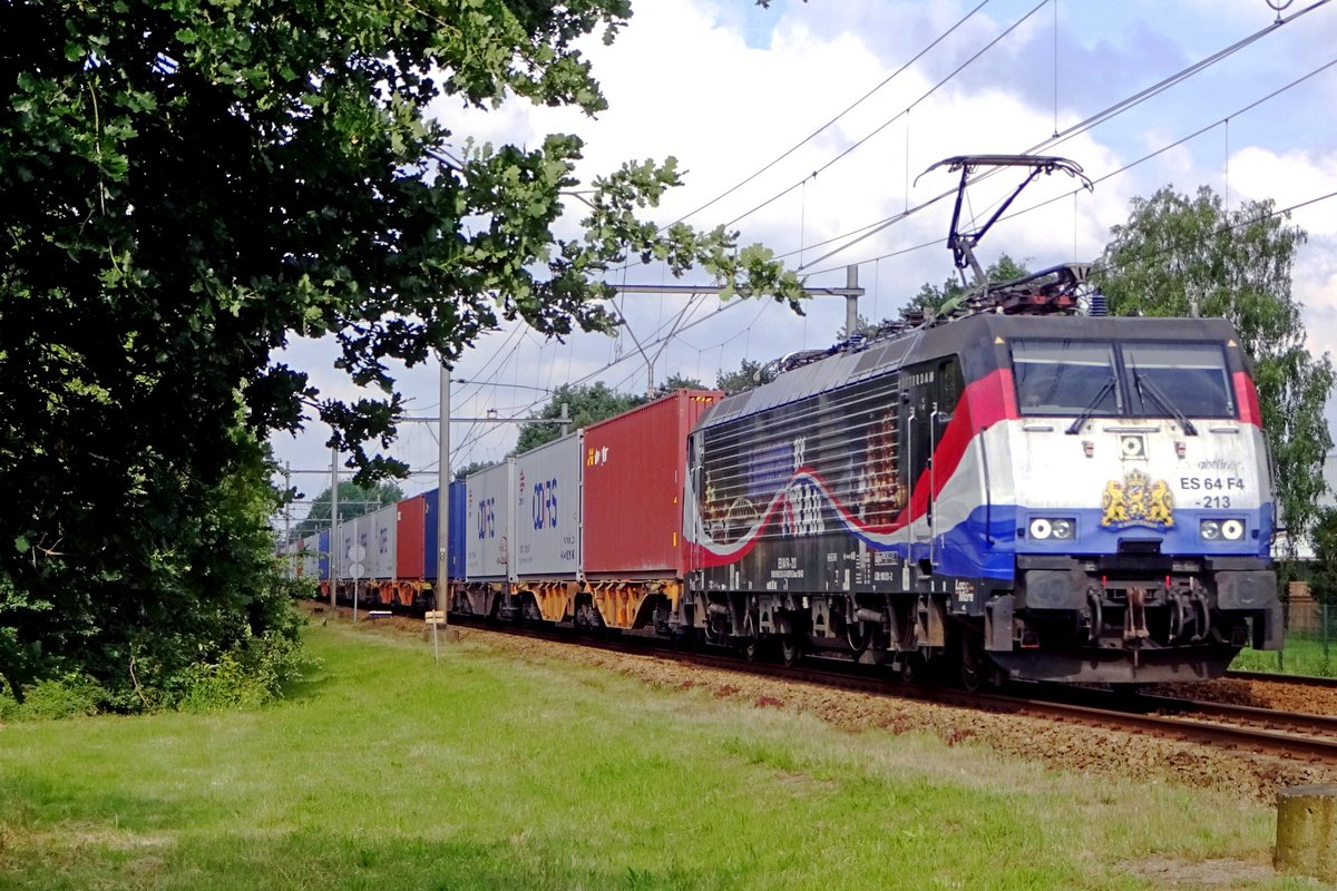 LTE 189 213 schleppt den Rzepin-Shuttle durch Wijchen am 15 Juni 2019.