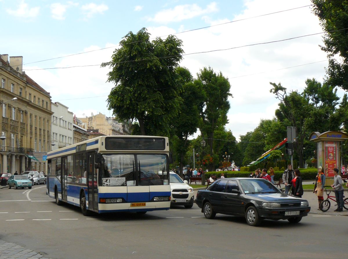 Lviv ATP-14630 Neoplan N4016NF Bus ex-Rhein-Sieg-Verkehrsgesellschaft Troisdorf  (RSVG, Deutschland). Prospekt Svobody, Lviv 25-05-2012.


Lviv ATP-14630 Neoplan N4016NF bus ex-Rhein-Sieg-Verkehrsgesellschaft Troisdorf  (RSVG, Duitsland). Prospekt Svobody, Lviv 25-05-2012.