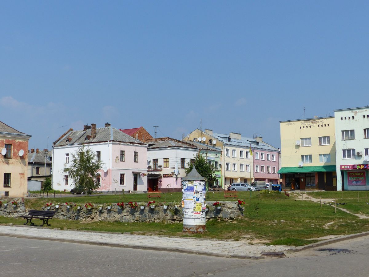 Lvivska Strasse Zhovkva, Ukraine 30-08-2019.

Lvivska straat Zhovkva, Oekrane 30-08-2019.